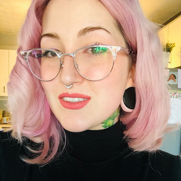 Hello i’m Yass ✨ First time on my profil ? 🤗 - Picture 2 of 6